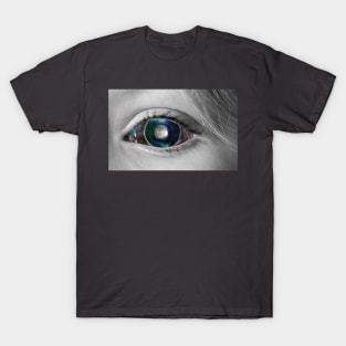 The Universe through our eyes T-Shirt